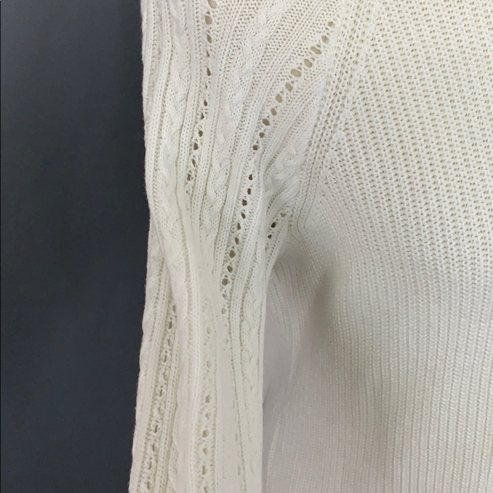 Pretty white sweater - Picture 3 of 6